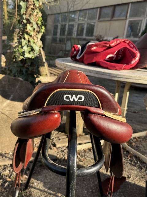 Sella da salto ostacoli CWD  17" - 2023