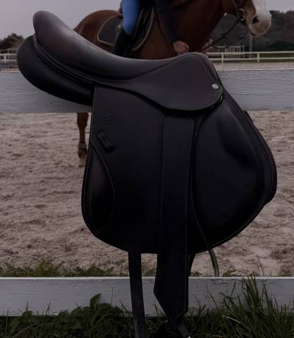 Sella da salto ostacoli Forestier  17.5" - 2023