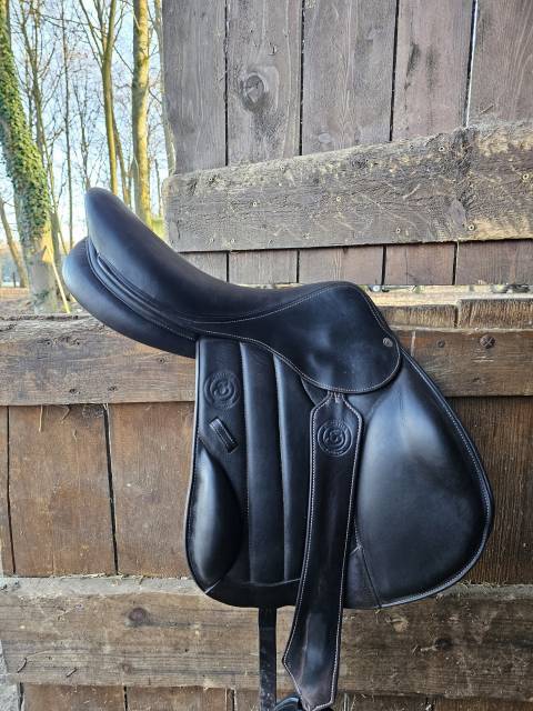 Sella da salto ostacoli Forestier  17.5" - 2018