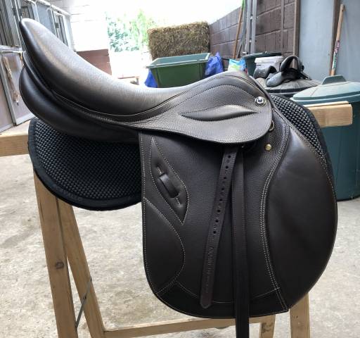 Sella da salto ostacoli Stubben  17.5" - 2022