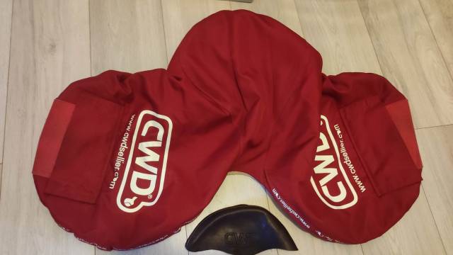 Sella da salto ostacoli CWD  17" - 2018