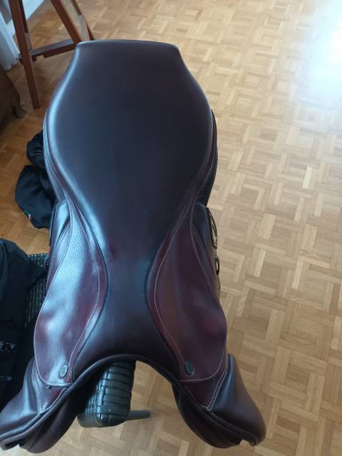 Sella da salto ostacoli CWD Selle Equiline mod&egrave;le Marghe 18" - 2019
