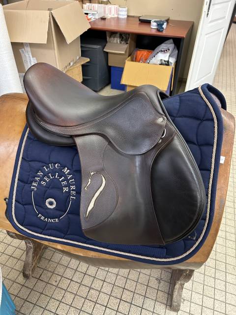 Sella da salto ostacoli Antar&egrave;s  17" - 2019