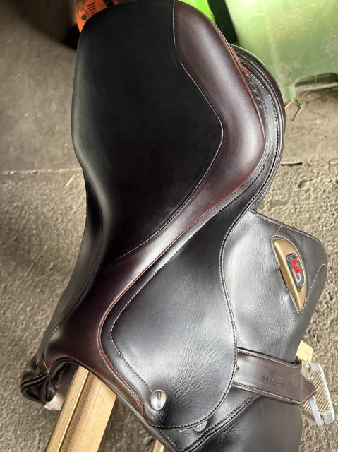 Sella da salto ostacoli Erreplus Christian Allemann 17.5" - 2024