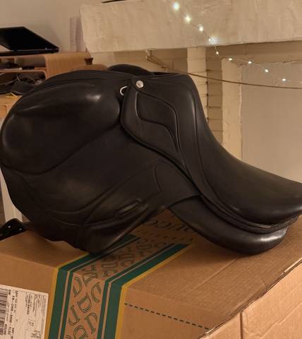 Sella da salto ostacoli Devoucoux  17" - 2022