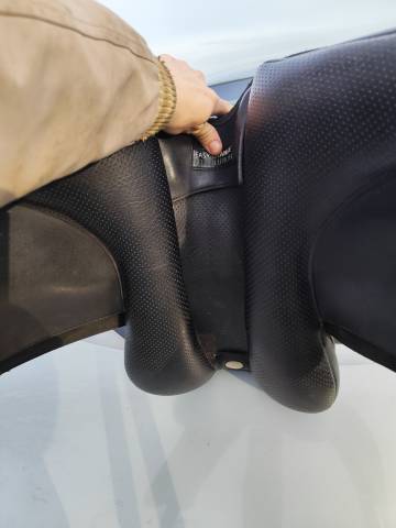 Sella da dressage Wintec  16" - 2021