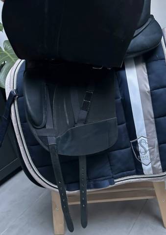 Sella da dressage Wintec  17.5" - 2024