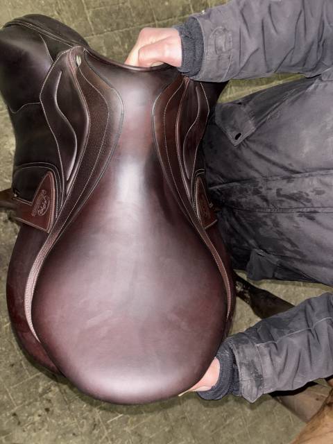 Sella da salto ostacoli Devoucoux  17" - 2017