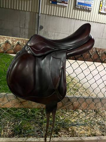 Sella da salto ostacoli Devoucoux  17" - 2018