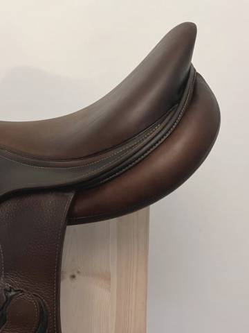 Sella da salto ostacoli Antar&egrave;s  17.5" - 2018