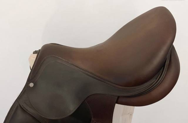 Sella da salto ostacoli Antar&egrave;s  17.5" - 2018