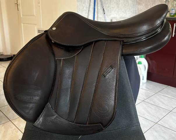 Sella da salto ostacoli Forestier  17.5" - 2023