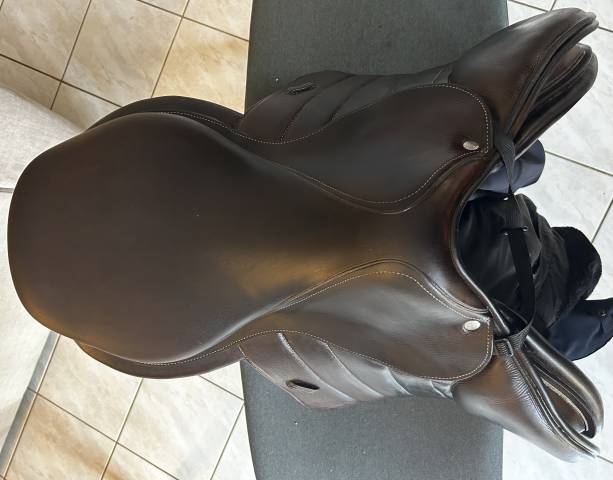 Sella da salto ostacoli Forestier  17.5" - 2023