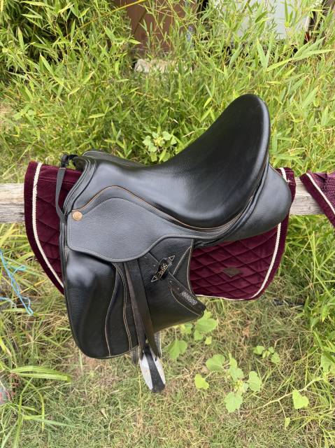 Sella da dressage Zaldi  17.5" - 2010