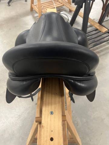 Sella da dressage Devoucoux  18" - 2016