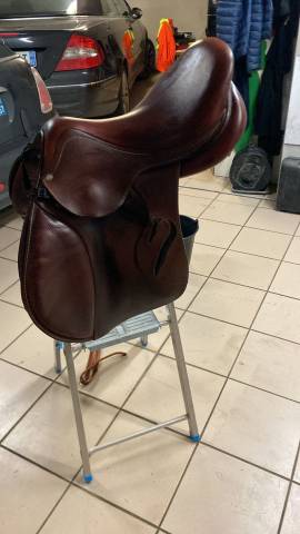 Sella da salto ostacoli Antar&egrave;s  17" - 2019