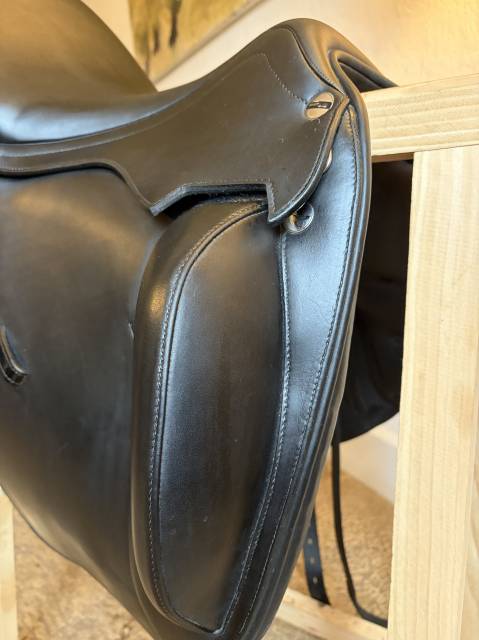 Sella da dressage Erreplus Vittoria 17" - 2023
