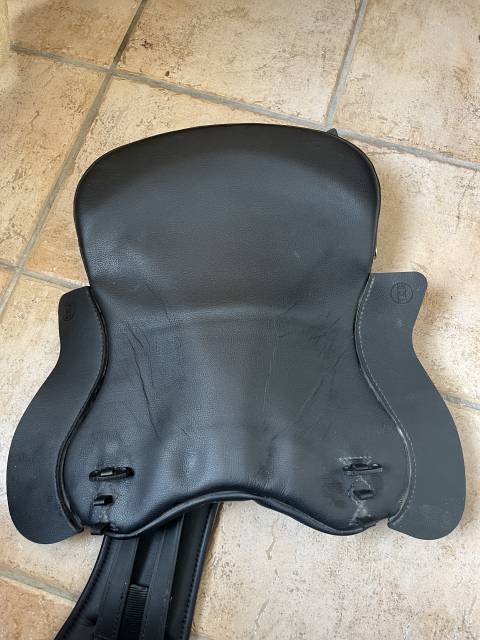 Sella sanza arcione  Total Contact Saddle  17" - 2024