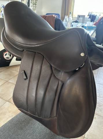 Sella da salto ostacoli Forestier  17" - 2023