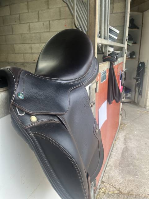 Sella da dressage Prestige Italia  17" - 2010