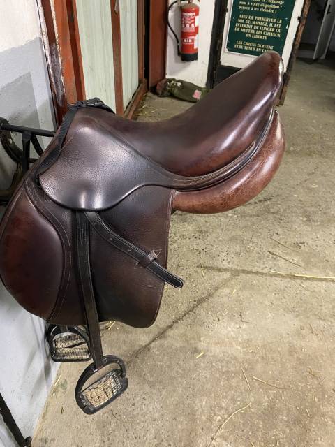 Sella da salto ostacoli CWD  17.5" - 2011