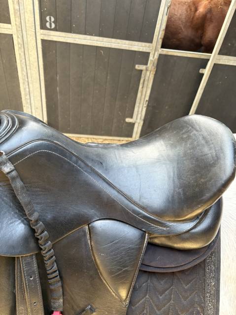 Sella da dressage  Equipro 17" - 2012