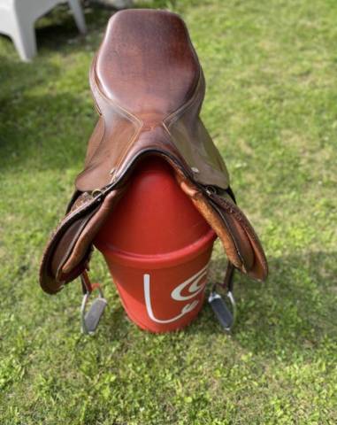 Altra sella Terrys Quality Saddlery 16" - 2022