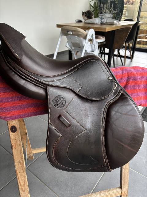 Sella da salto ostacoli Antar&egrave;s  17" - 2023