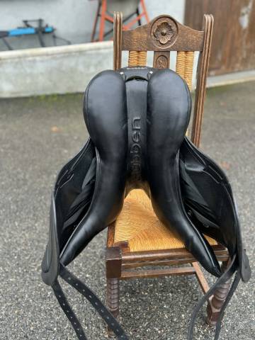 Sella da dressage Stubben Centurion II 18" - 2024
