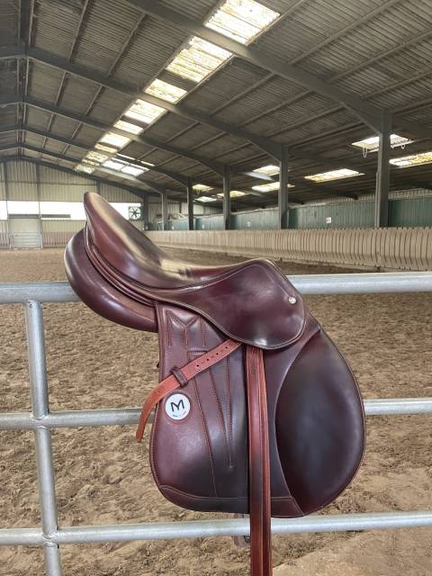 Sella da salto ostacoli Meyer  17" - 2021