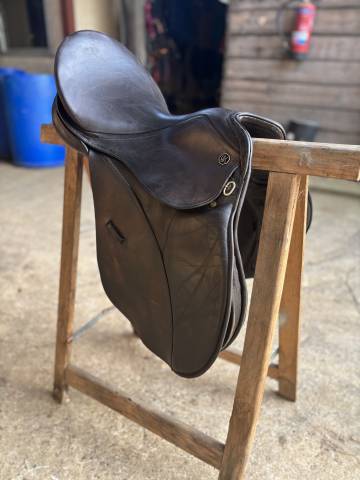Sella da dressage Kieffer  17.5" - 2013