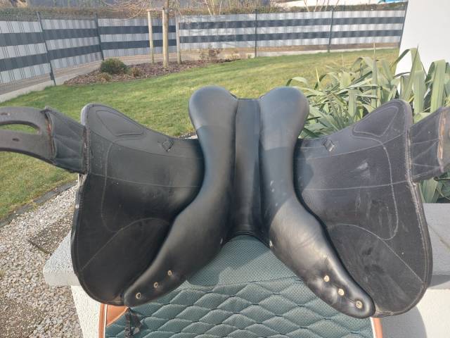 Sella da salto ostacoli Antar&egrave;s  17.5" - 2006