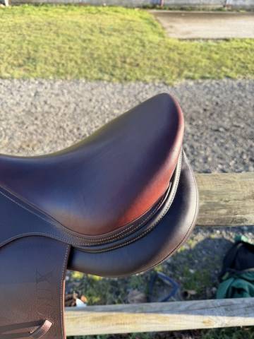 Sella da salto ostacoli Devoucoux  17" - 2020