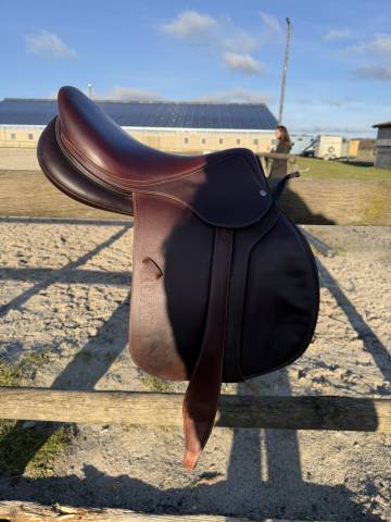 Sella da salto ostacoli Devoucoux  17" - 2020