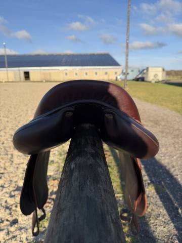 Sella da salto ostacoli Devoucoux  17" - 2020