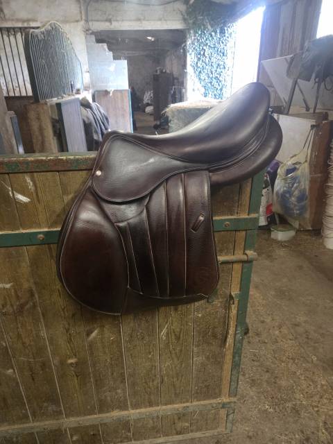 Sella da salto ostacoli Forestier  17.5" - 2023