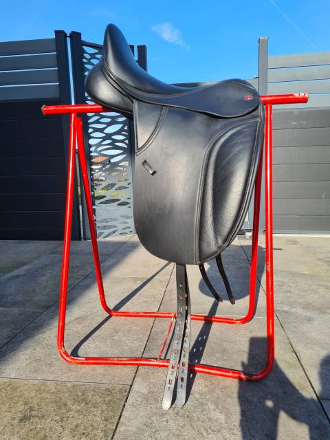 Sella da dressage Thorowgood   17" - 2022