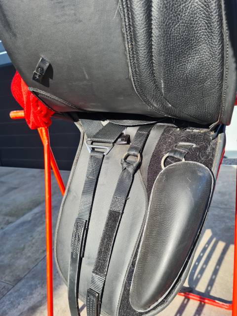 Sella da dressage Thorowgood   17" - 2022