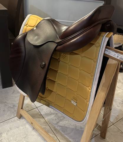 Sella da salto ostacoli CWD  17.5" - 2017