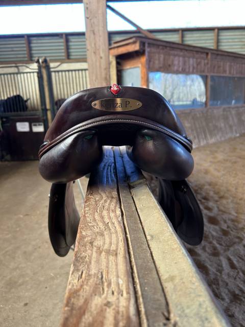 Sella da salto ostacoli Equipe  17.5" - 2023