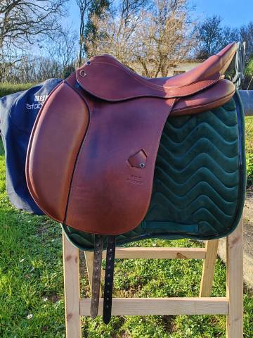 Sella da dressage Stubben  18" - 2022