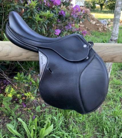 Sella da salto ostacoli  Equiline  17" - 2025