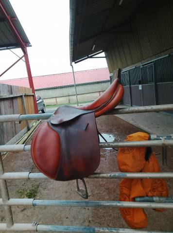 Sella da salto ostacoli Butet  17.5" - 2018