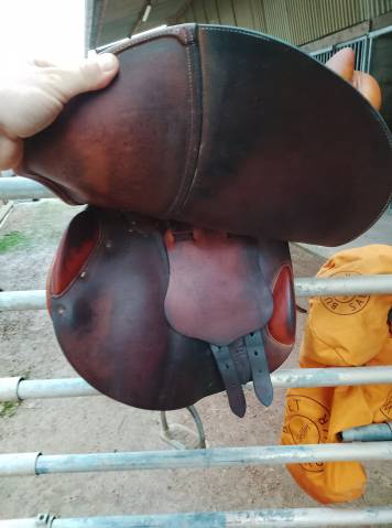 Sella da salto ostacoli Butet  17.5" - 2018