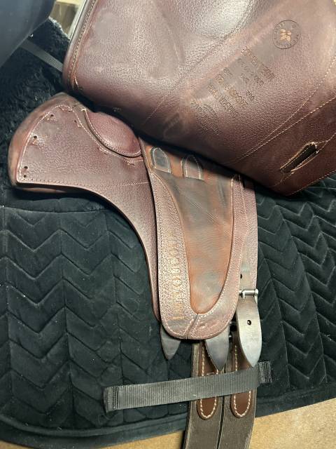 Sella da salto ostacoli Devoucoux  17.5" - 2024