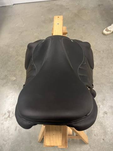 Sella da salto ostacoli Forestier  18" - 2025