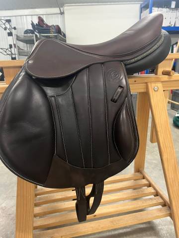 Sella da salto ostacoli Forestier  17.5" - 2023