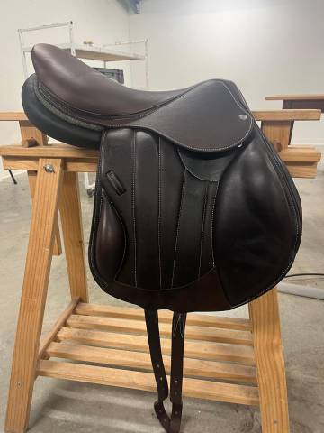 Sella da salto ostacoli Forestier  17.5" - 2023