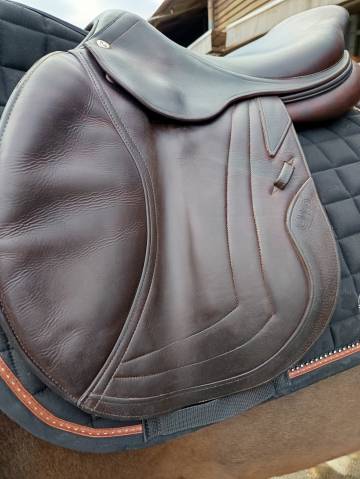 Sella da salto ostacoli CWD  17.5" - 2019