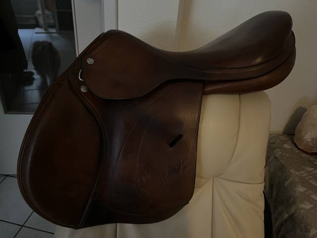 Sella da salto ostacoli Equipe  17.5" - 2008